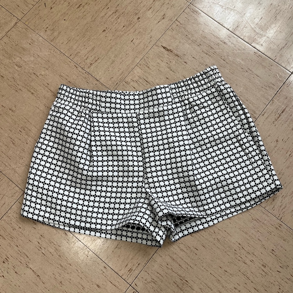 NWT Francesca’s shorts, size large